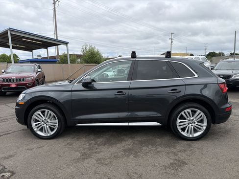 Used 2019 Audi Q5 2.0T Premium Plus w/ Premium Plus Package AWD/4WD image 2