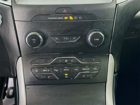 Used 2019 Ford Edge SEL w/ Equipment Group 201A image 16