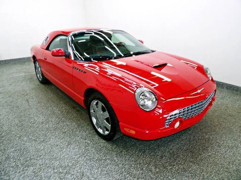 Used 2002 Ford Thunderbird RWD image 3