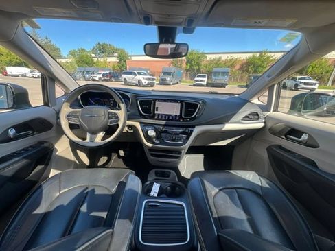 Used 2019 Chrysler Pacifica Limited FWD image 20