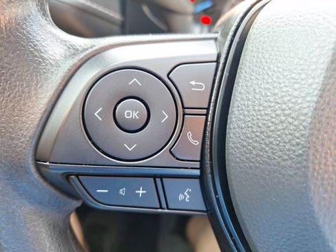 Used 2025 Toyota RAV4 XLE image 22