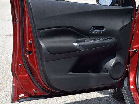 Used 2021 Nissan Kicks SV FWD image 17