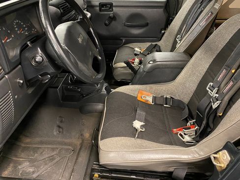 Used 2005 Jeep Wrangler Sport w/ 30" Tire & Wheel Group image 12