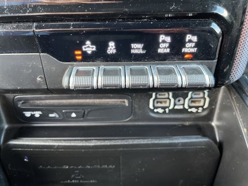 Used 2019 RAM 1500 Limited image 19