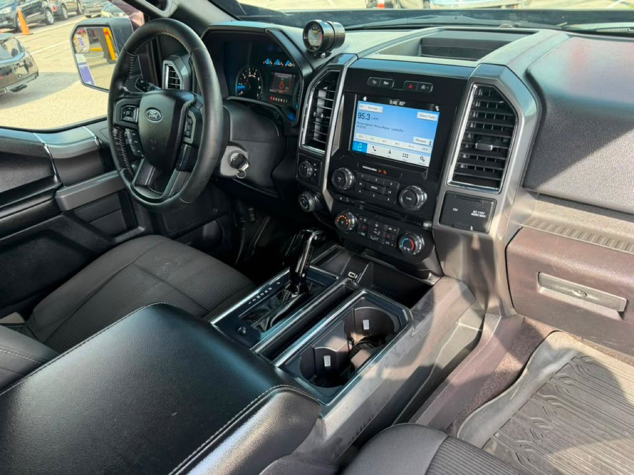 Used 2017 Ford F150 XLT w/ Equipment Group 302A Luxury AWD/4WD image 14