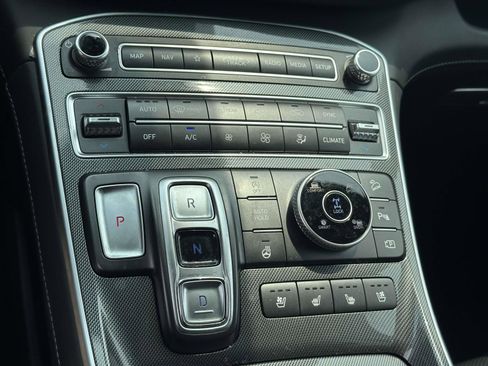 Used 2022 Hyundai Santa Fe Limited AWD/4WD image 24