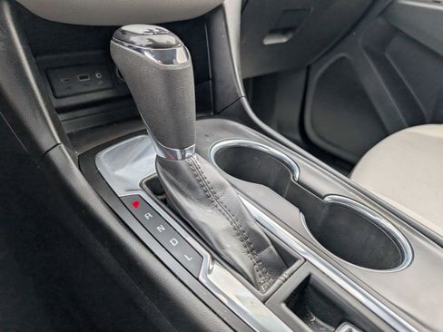 Used 2020 Chevrolet Equinox LS image 15