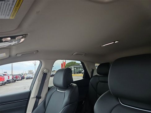 Used 2025 Genesis GV70 2.5T image 21