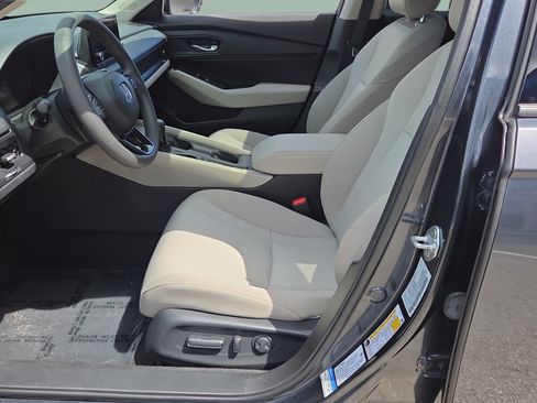 Used 2023 Honda Accord EX image 9
