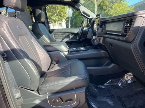 Used 2024 Ford Expedition Max Platinum image 27