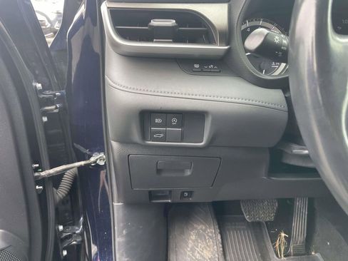 Used 2023 Toyota Highlander LE image 30