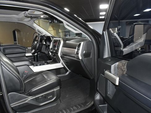 Used 2019 Ford F250 Lariat w/ Lariat Ultimate Package image 46