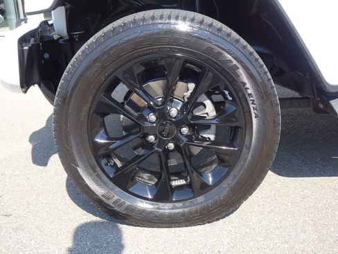 Used 2023 Jeep Wrangler Unlimited Sahara AWD/4WD image 27