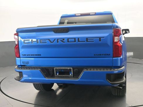 Used 2025 Chevrolet Silverado 1500 Custom w/ Turbomax Blackout Package AWD/4WD image 5