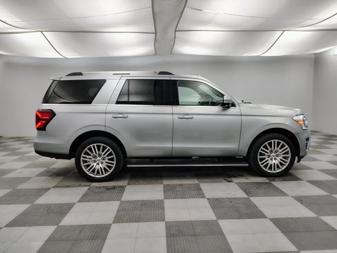 Used 2023 Ford Expedition Limited AWD/4WD image 12
