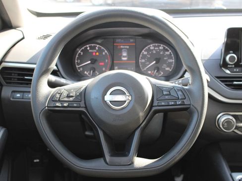 Used 2023 Nissan Altima 2.5 S FWD image 18