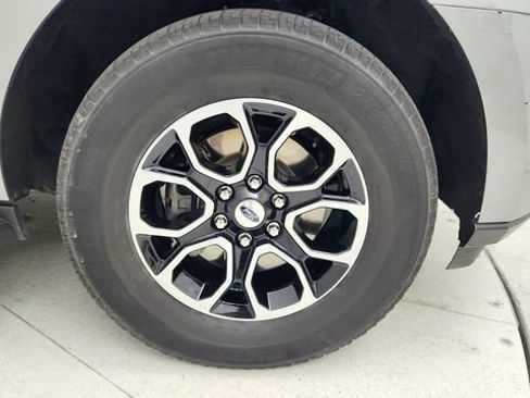 Used 2024 Ford Expedition XLT RWD image 27