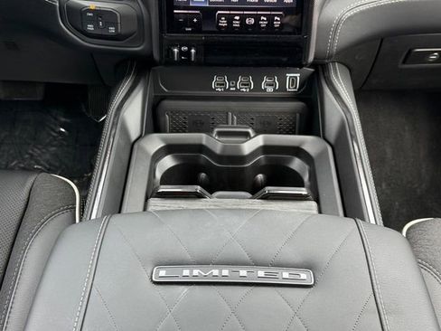 New 2025 RAM 2500 Limited image 22