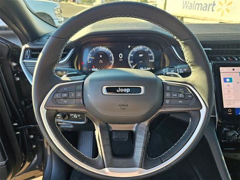 New 2025 Jeep Grand Cherokee L Limited w/ Black Appearance Package image 16