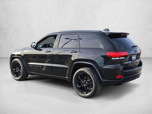 Used 2017 Jeep Grand Cherokee Altitude image 8