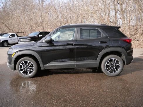 Used 2025 Chevrolet TrailBlazer LT image 4