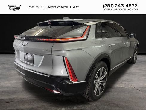 New 2026 Cadillac Lyriq Luxury image 2