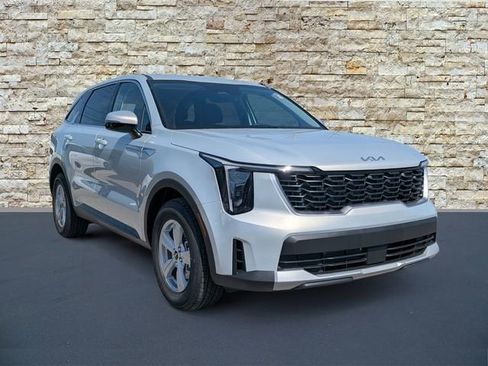 New 2026 Kia Sorento LX FWD image 2