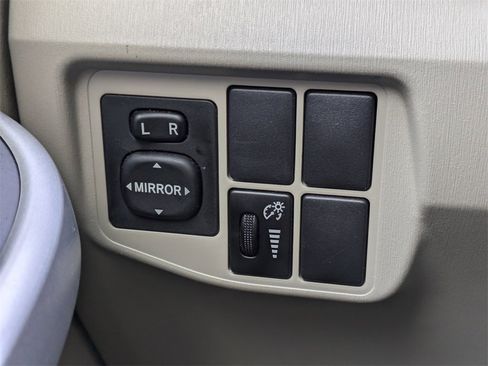 Used 2010 Toyota Prius Two image 31