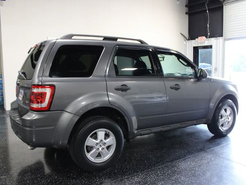 Used 2010 Ford Escape XLT FWD image 3