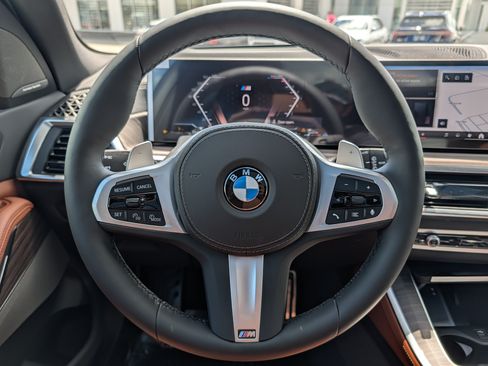 New 2026 BMW X5 xDrive40i w/ M Sport Package AWD/4WD image 9
