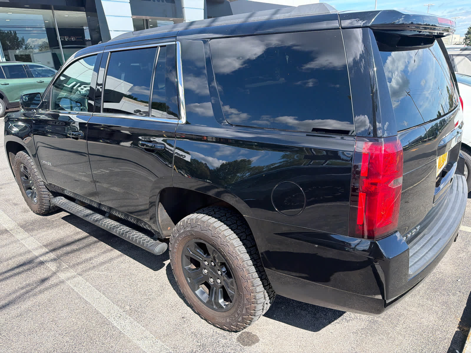 Used 2018 Chevrolet Tahoe LS AWD/4WD image 4
