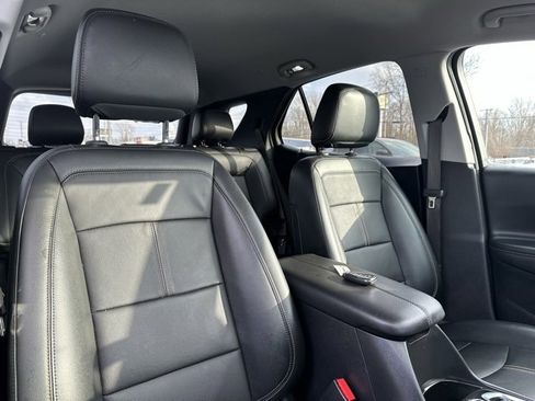 Used 2022 Chevrolet Equinox Premier w/ Redline Edition image 8