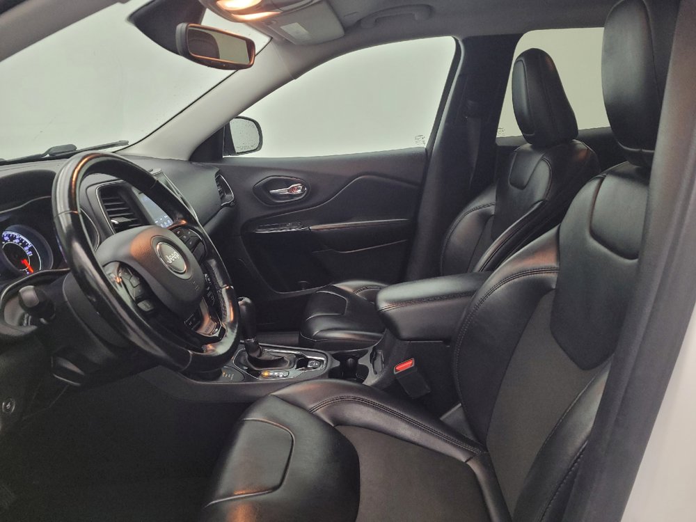 Used 2020 Jeep Cherokee Latitude Plus AWD/4WD image 17