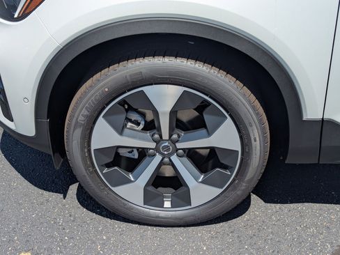 New 2026 Volvo XC40 B5 Plus w/ Protection Package Premier image 25