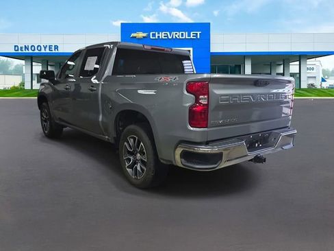 Used 2024 Chevrolet Silverado 1500 LT AWD/4WD image 9