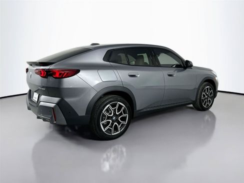 Used 2026 BMW X2 xDrive28i w/ Technology Package AWD/4WD image 5