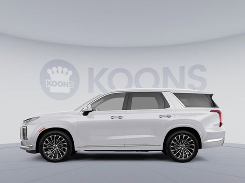 Used 2023 Hyundai Palisade Calligraphy image 2