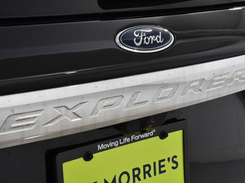 Used 2022 Ford Explorer XLT w/ Equipment Group 202A image 24