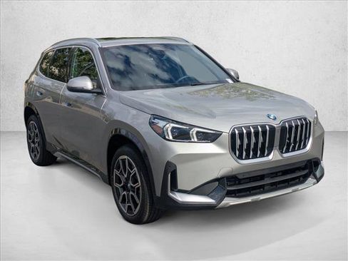 Used 2025 BMW X1 xDrive28i w/ Convenience Package AWD/4WD image 3