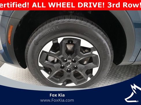 Certified 2024 Kia Sorento S w/ Panoramic Sunroof Package image 27