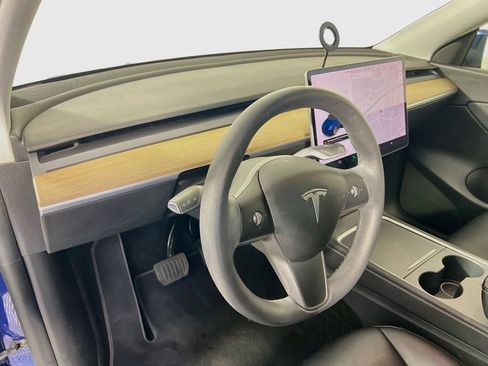 Used 2021 Tesla Model Y Long Range AWD/4WD image 6