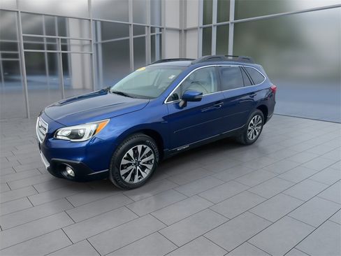 Used 2017 Subaru Outback 2.5i Limited image 4