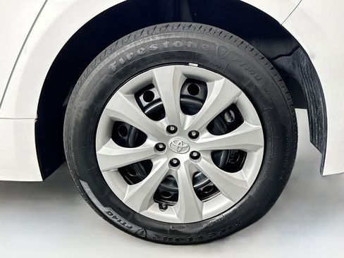 Used 2025 Toyota Corolla LE image 11