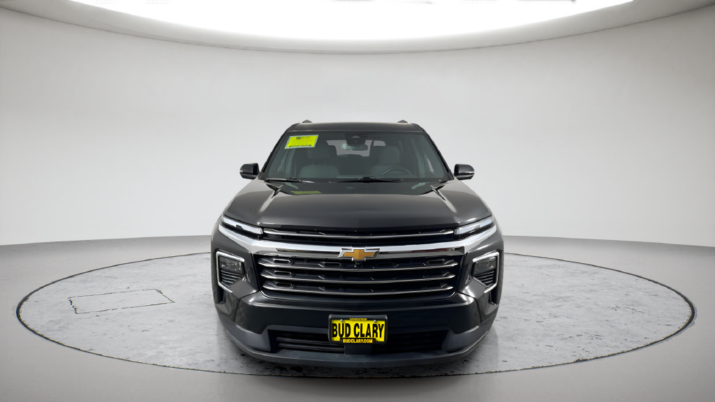 Used 2024 Chevrolet Traverse LT AWD/4WD image 2