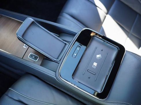 Used 2021 Mercedes-Benz Maybach GLS 600 4MATIC image 45