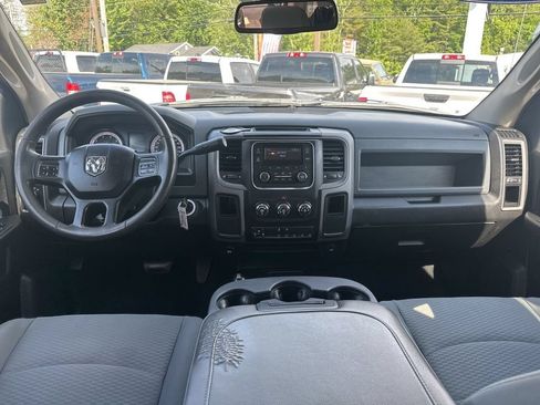 Used 2018 RAM 2500 Tradesman w/ Chrome Appearance Group AWD/4WD image 19