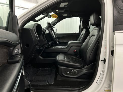 Used 2021 Ford Expedition Max Limited image 4