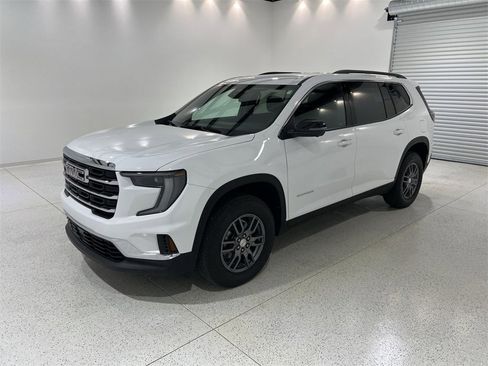 Used 2025 GMC Acadia Elevation image 8