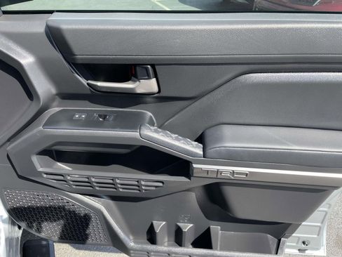 Used 2025 Toyota Tacoma TRD Sport image 38