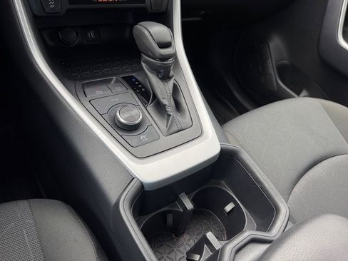 Used 2025 Toyota RAV4 XLE AWD/4WD image 23